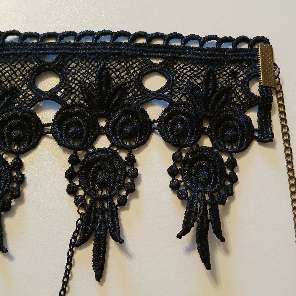 Gothic Vampire Core Black Lace Choker – Filigree Cameo & Teardrop Bead Draping - Picture 4 of 7